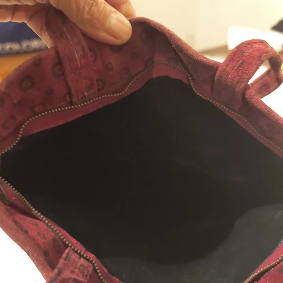 Elegant Burgundy Suede Tote Bag - Picture 6 of 6